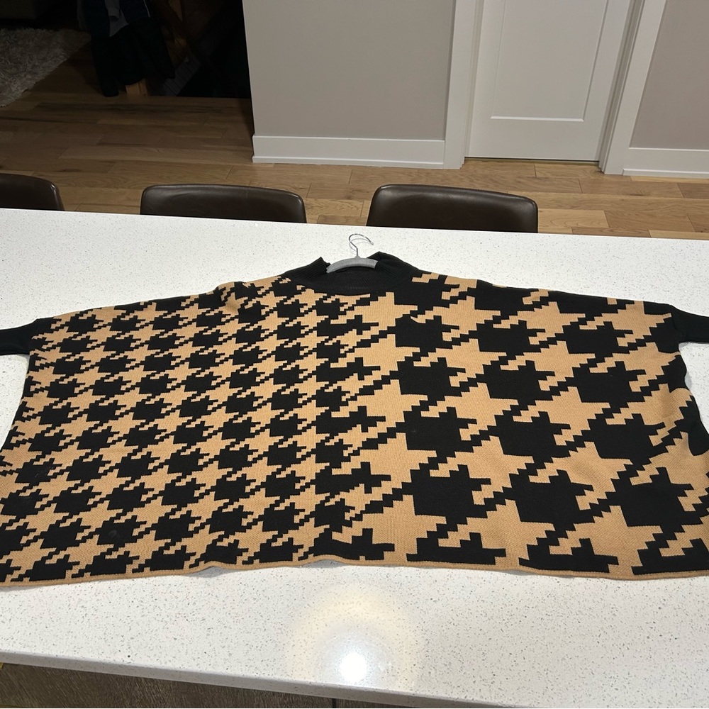 Sweater - Picture 2 of 3